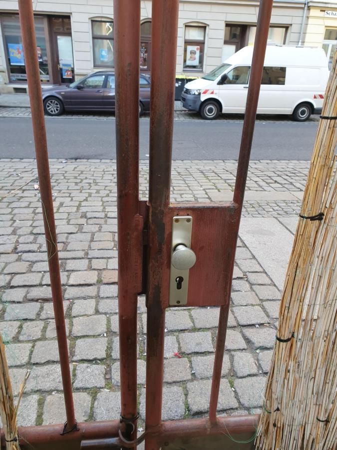 Ferienwohnung Oder Studio Dresden-Neustadt Inkl Parkplatz Mit Balkon Oder Terrasse Luaran gambar