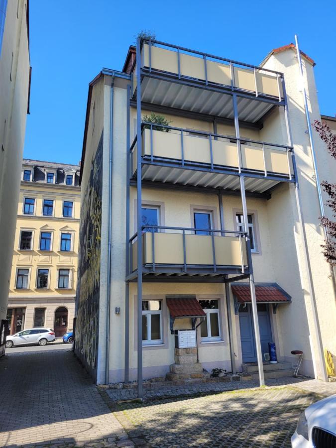 Ferienwohnung Oder Studio Dresden-Neustadt Inkl Parkplatz Mit Balkon Oder Terrasse Luaran gambar