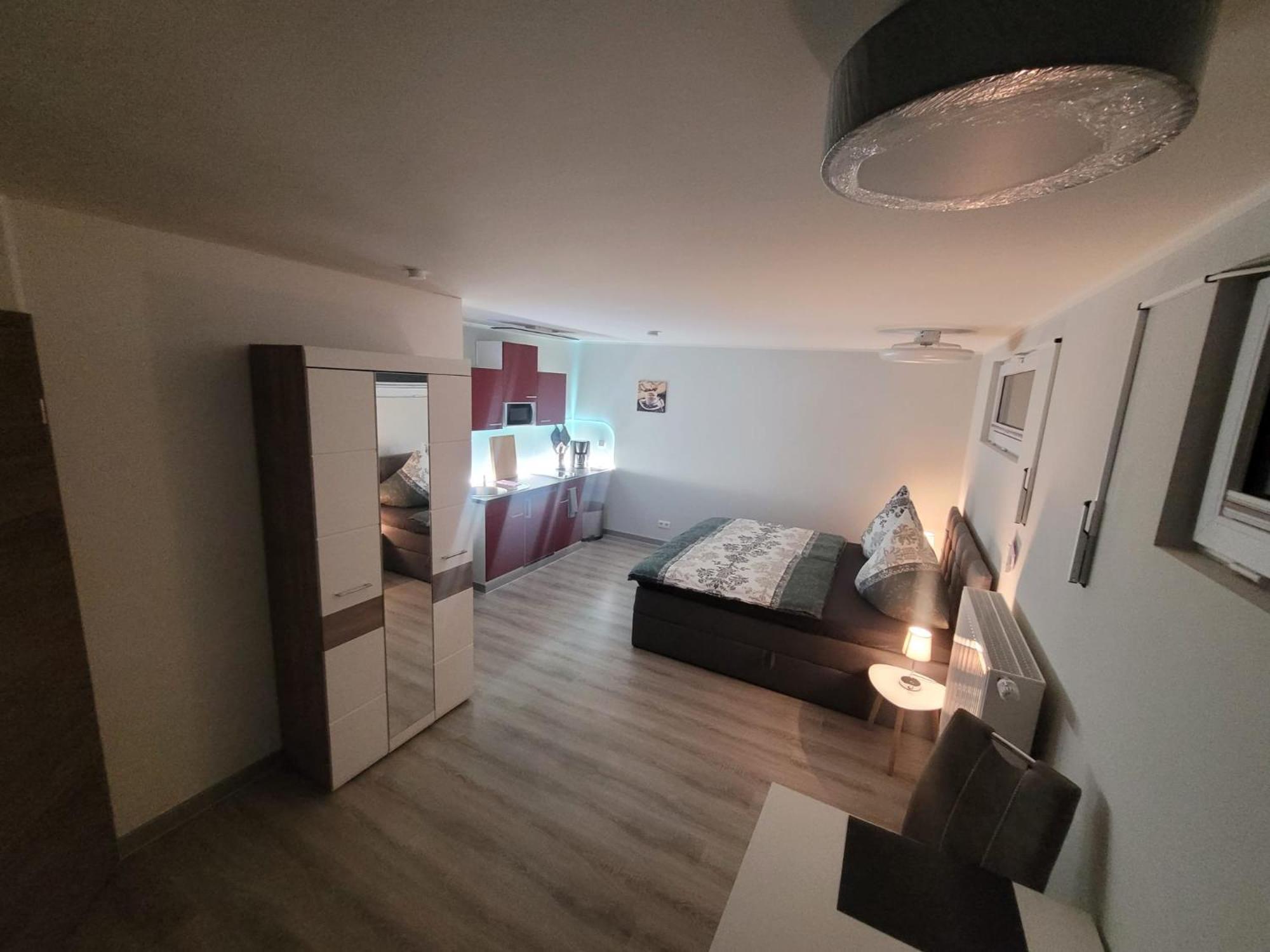 Ferienwohnung Oder Studio Dresden-Neustadt Inkl Parkplatz Mit Balkon Oder Terrasse Luaran gambar