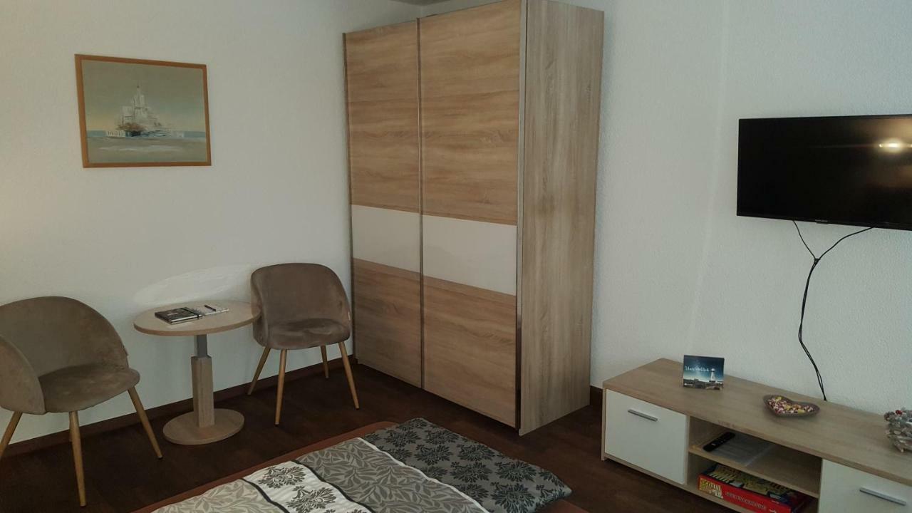 Ferienwohnung Oder Studio Dresden-Neustadt Inkl Parkplatz Mit Balkon Oder Terrasse Luaran gambar