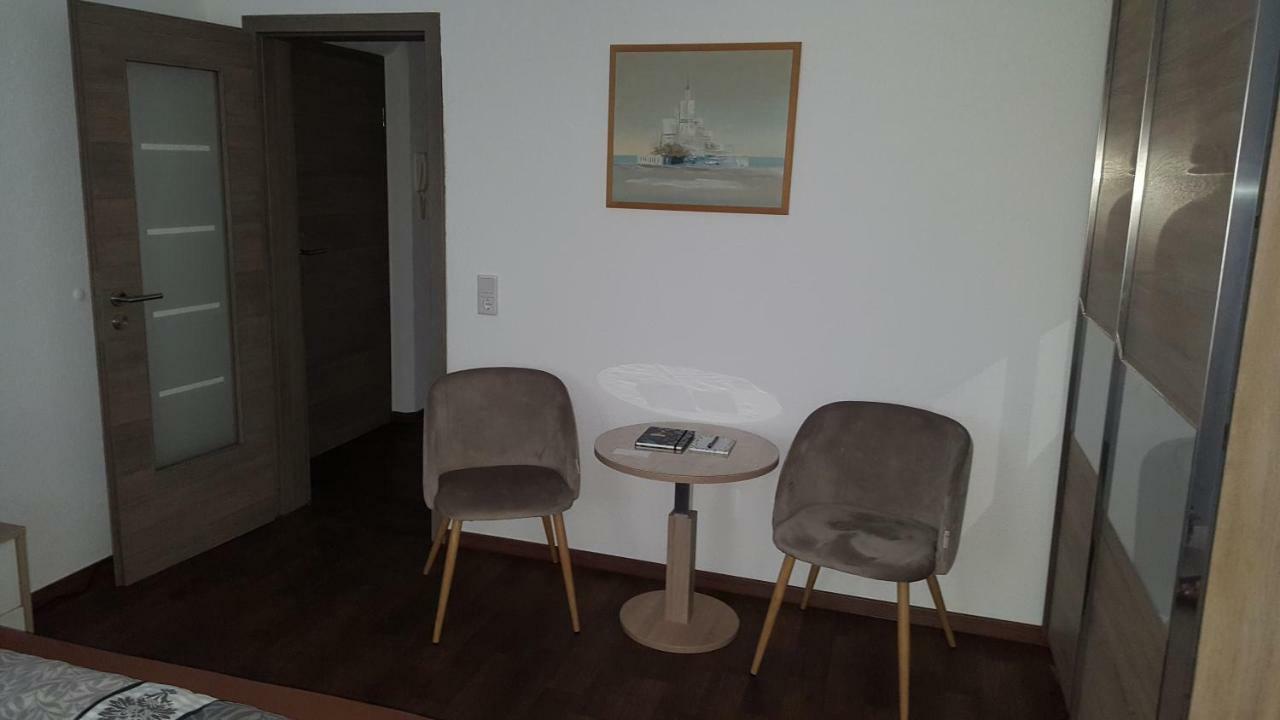 Ferienwohnung Oder Studio Dresden-Neustadt Inkl Parkplatz Mit Balkon Oder Terrasse Luaran gambar